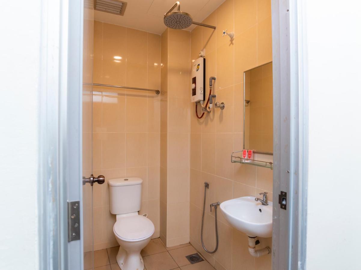 Oyo 44095 Bluewater Hotel Mersing Bagian luar foto