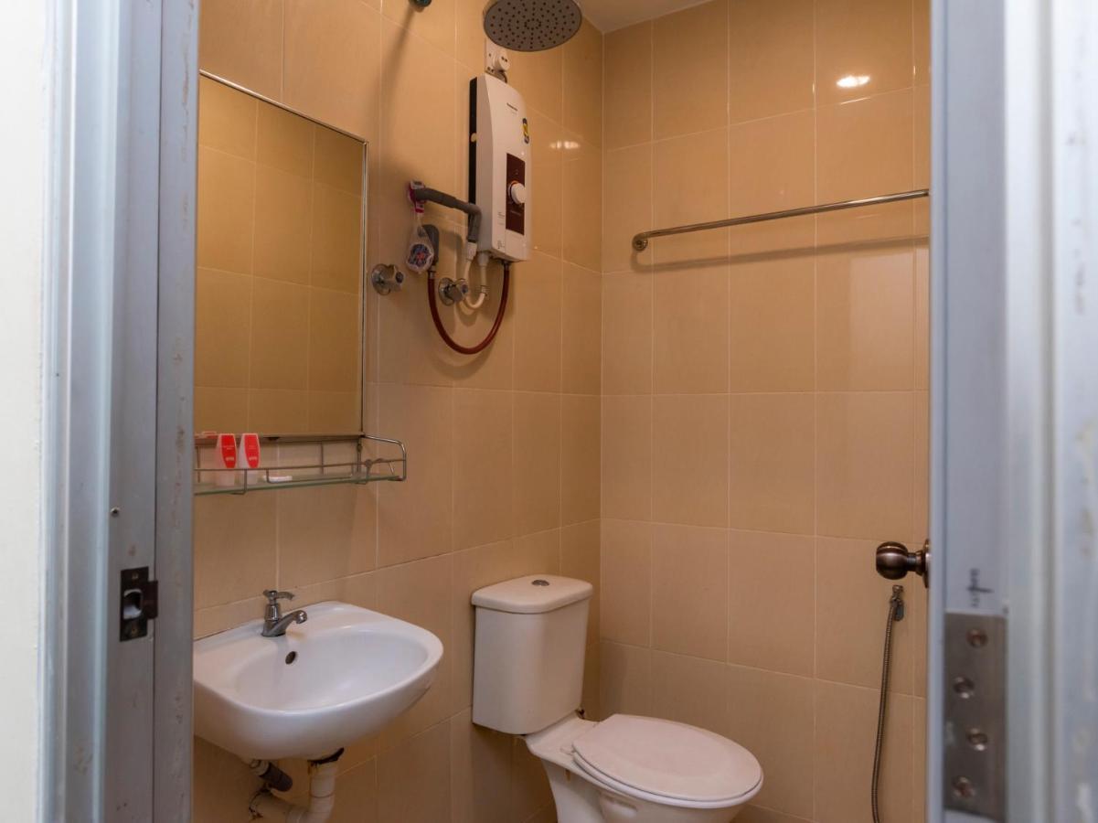 Oyo 44095 Bluewater Hotel Mersing Bagian luar foto